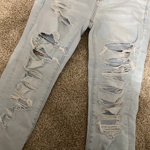 American Eagle Ripped Jean - Picture 2 of 5
